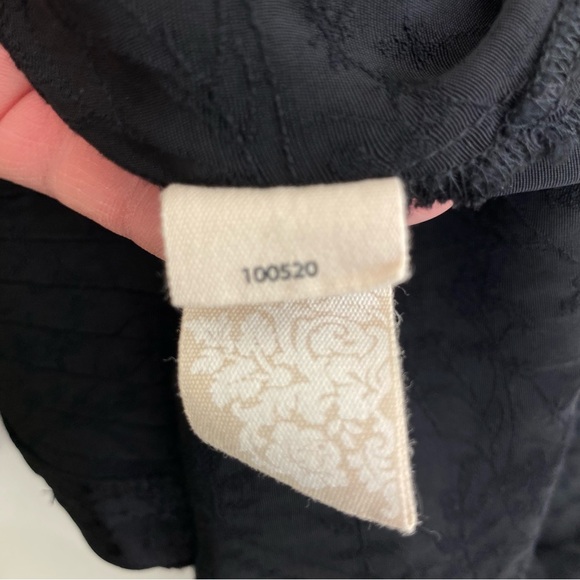 Soft Surrounding Silky Jacquard Pin Tuck Blouse Black Long Sleeve Womens Size L - Picture 11 of 13